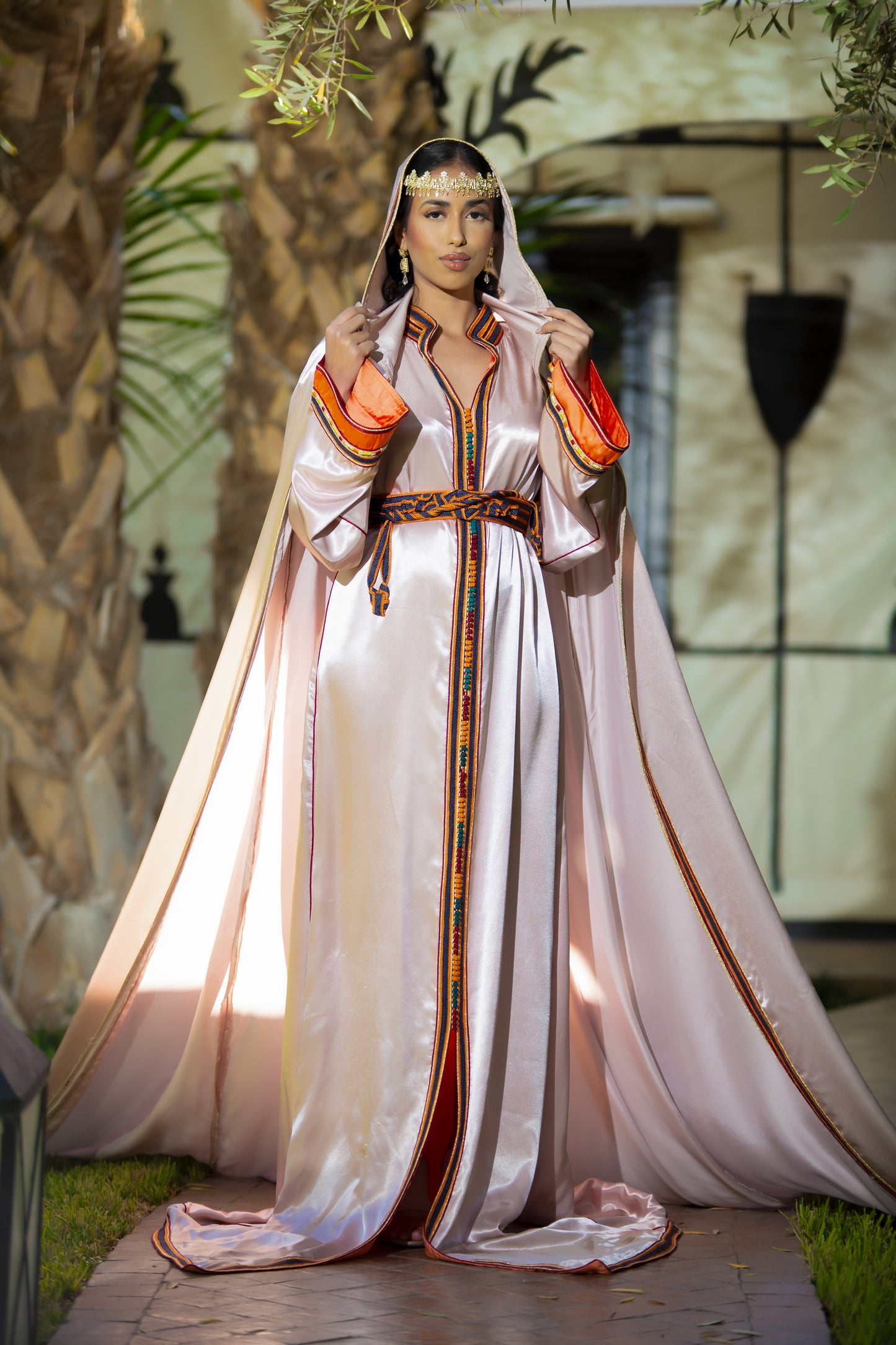 Caftan Royal en Satin de Soie - Édition Exclusive AMELJAL