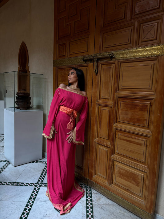 Caftan Asymétrique Fuchsia – ZAHRA